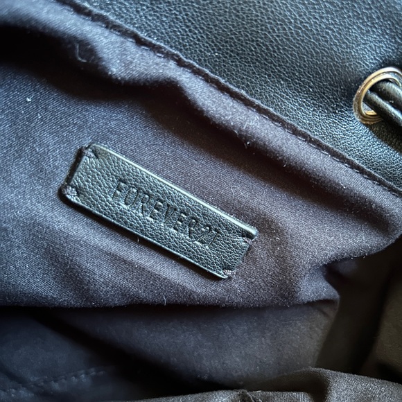 Forever 21 black backpack - Picture 3 of 11